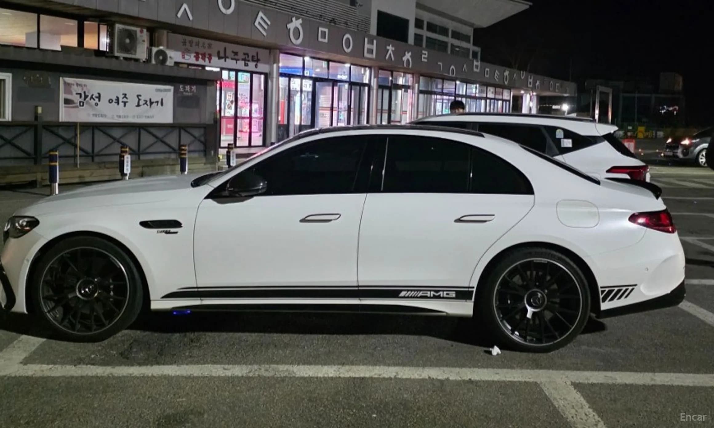 E-Class W214