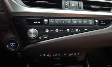 ES300h 7th Generation