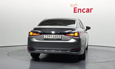 ES300h 7th Generation