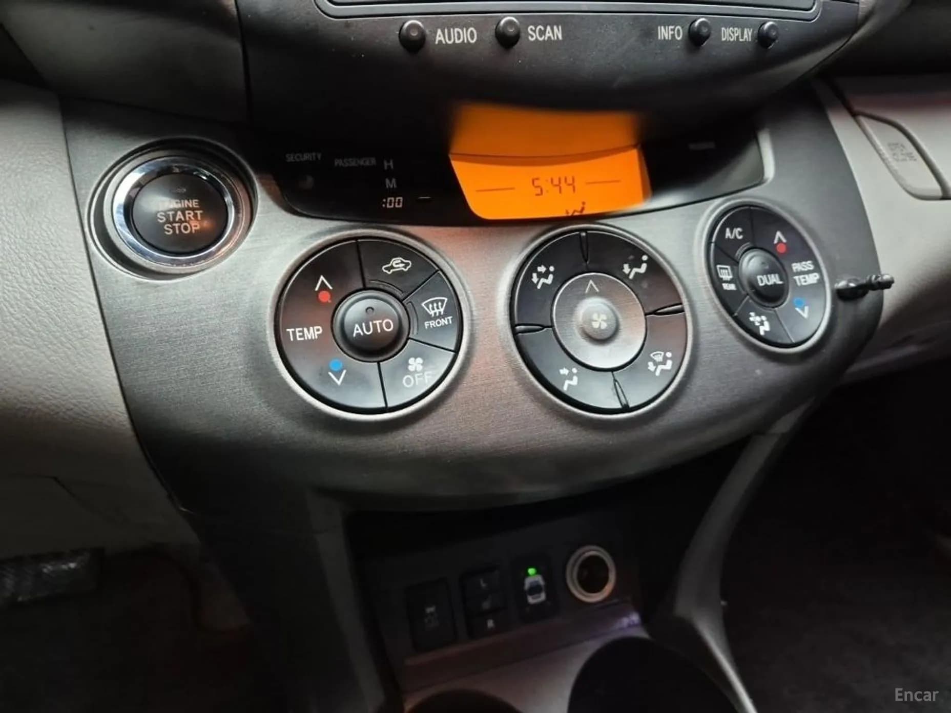 RAV4