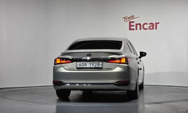 ES300h 7th Generation