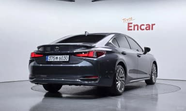 ES300h 7th Generation