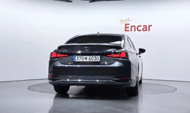 ES300h 7th Generation