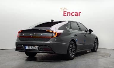 Sonata Hybrid (DN8)