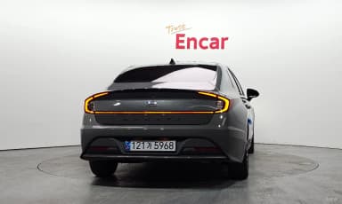 Sonata Hybrid (DN8)