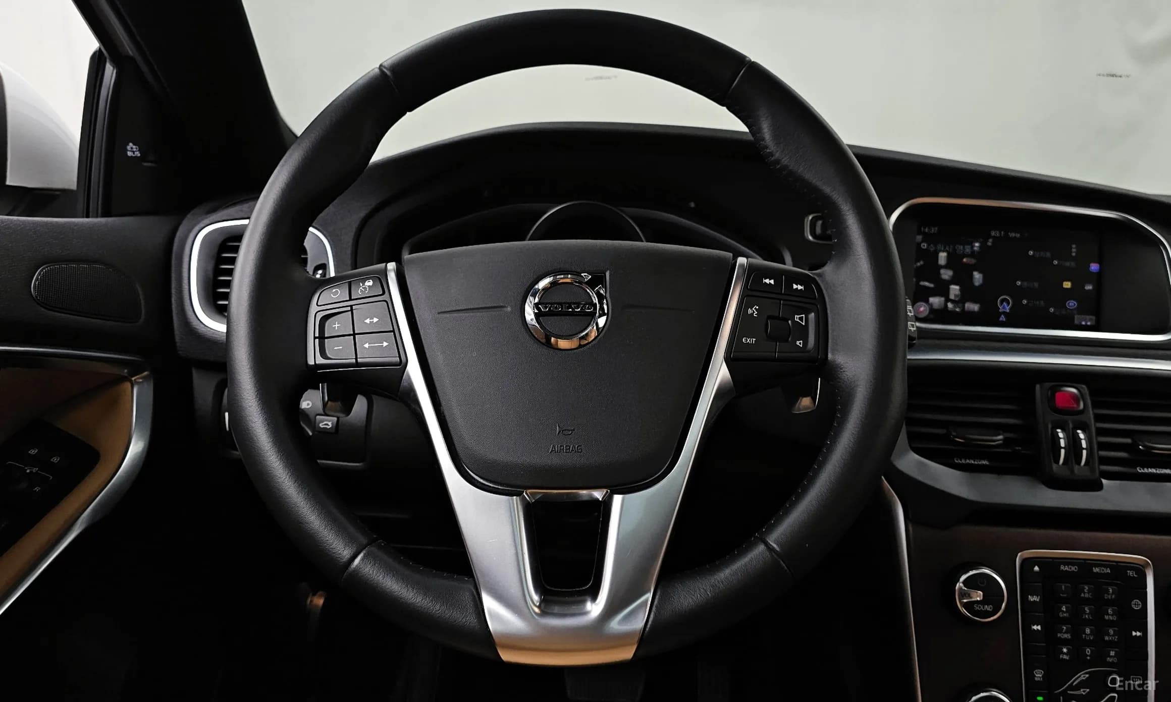 V40