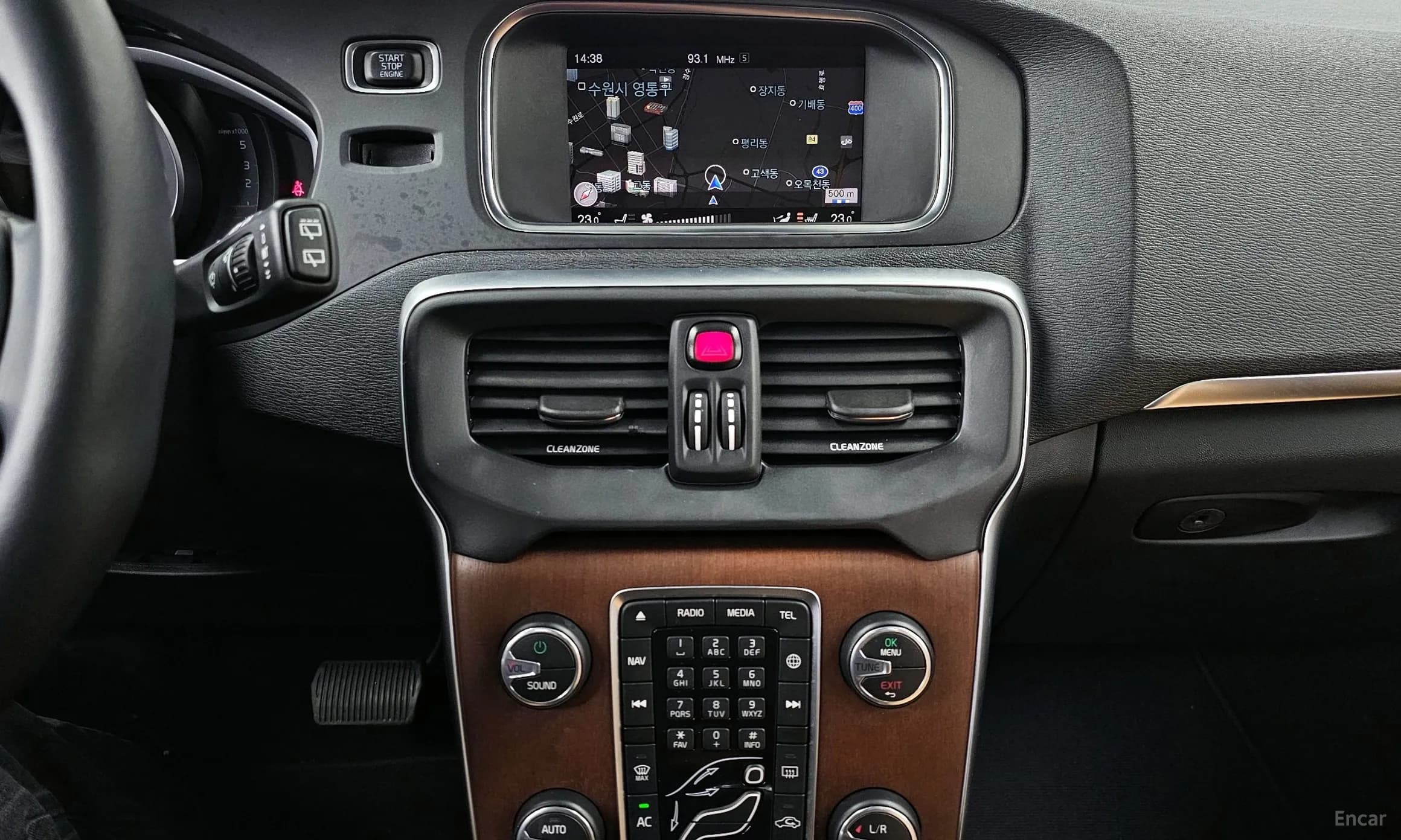 V40