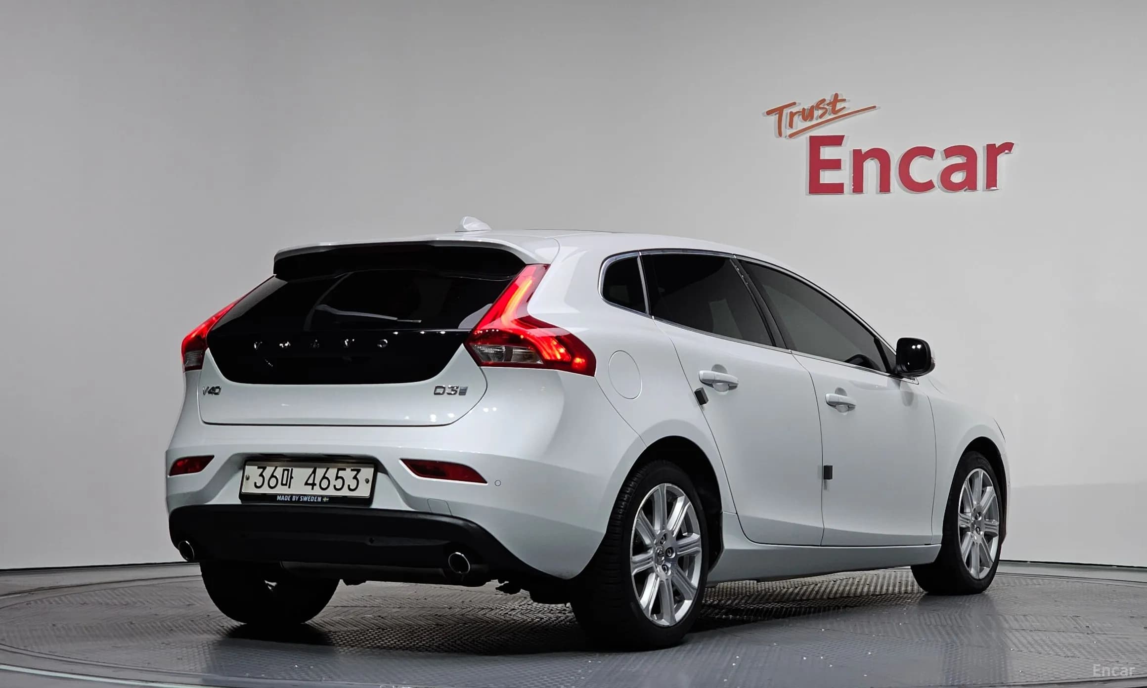 V40