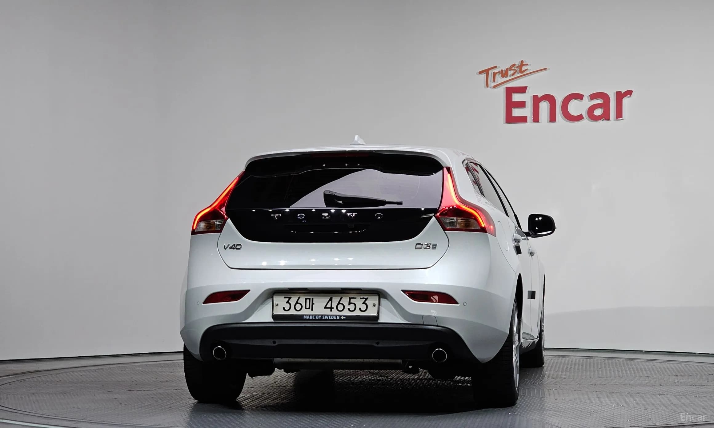 V40