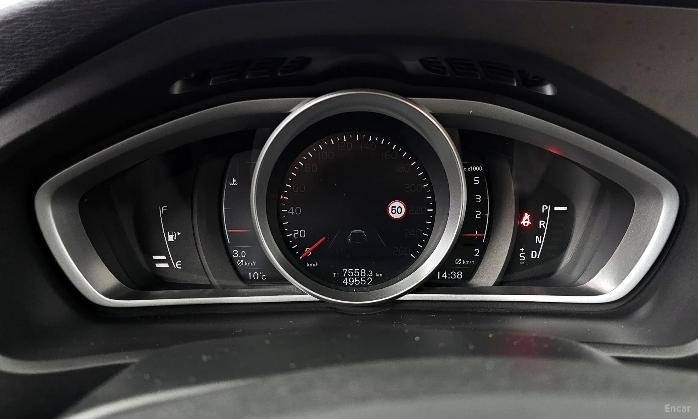 V40