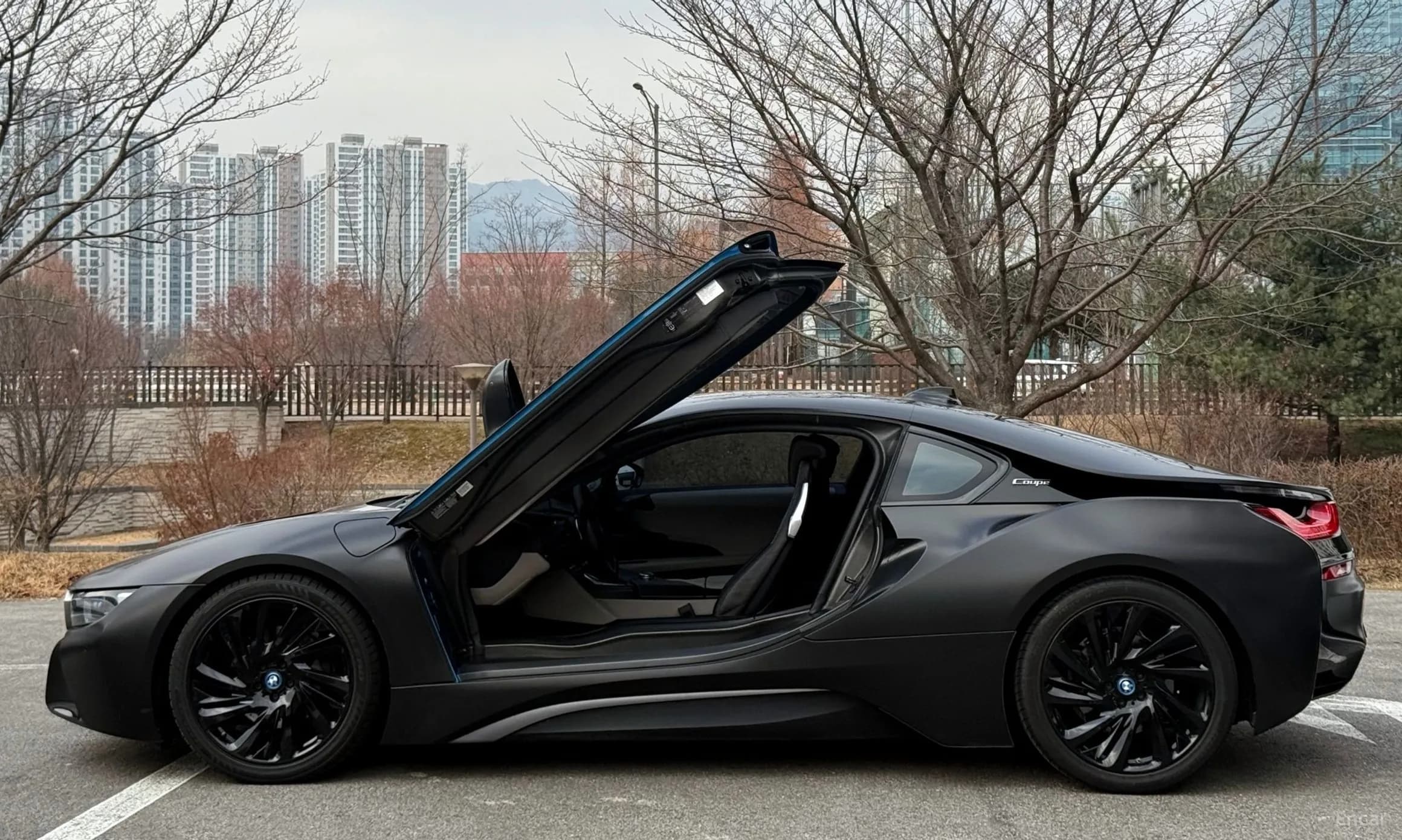 i8