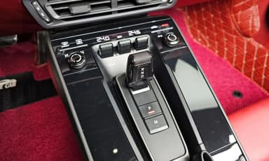 911 (992)