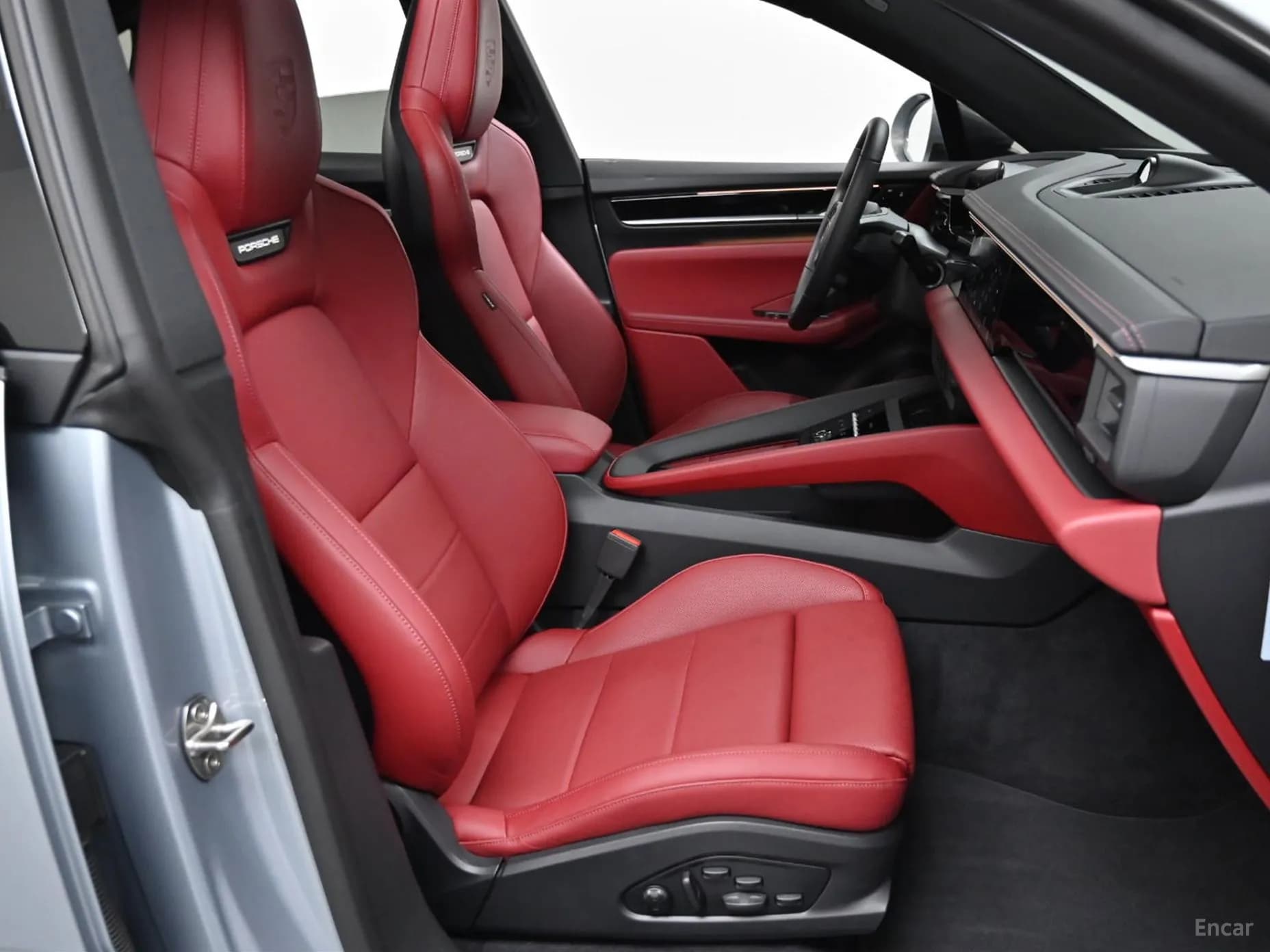 Macan EV