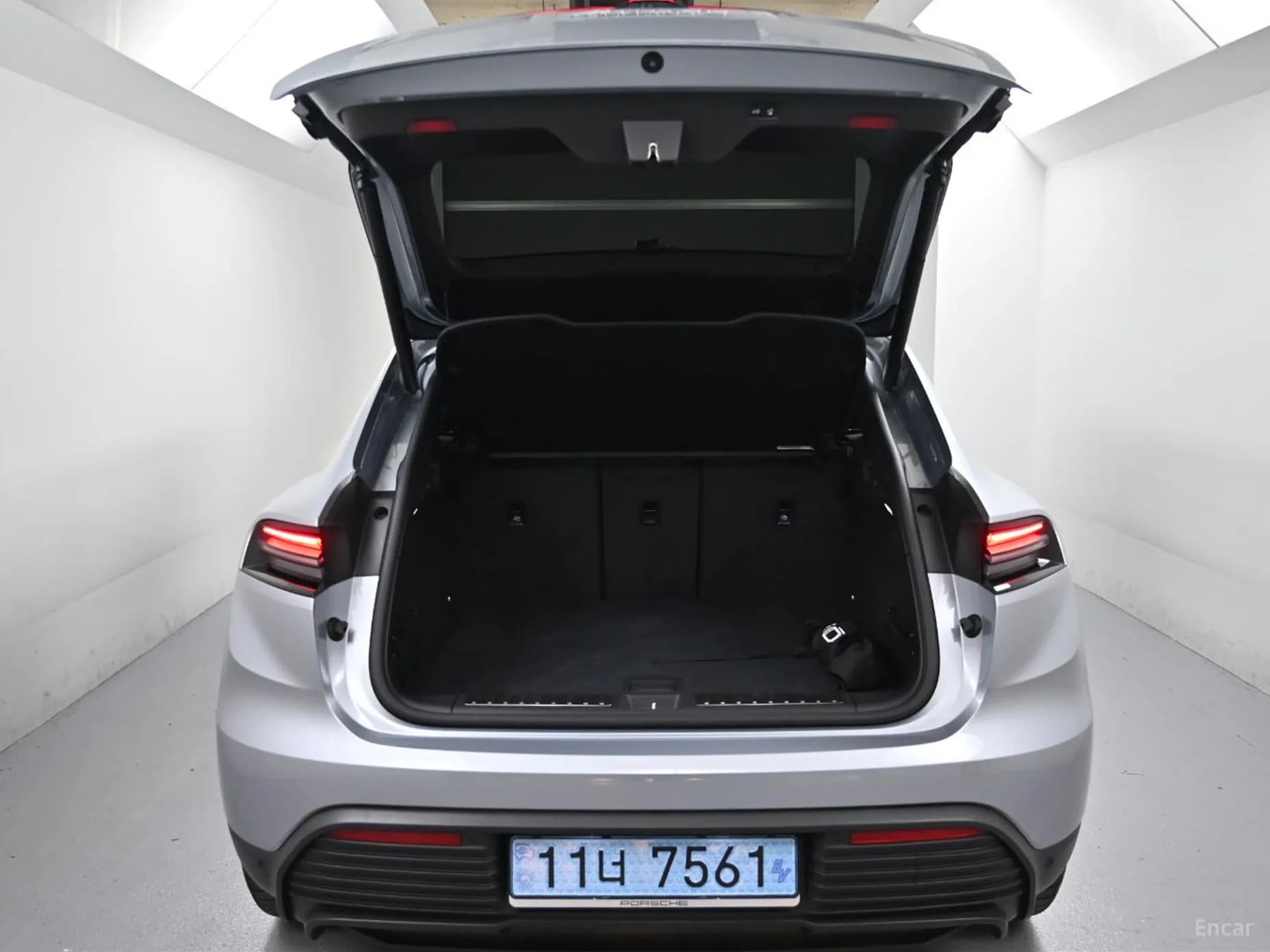 Macan EV