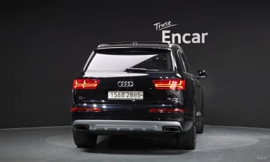 Q7 (4M)