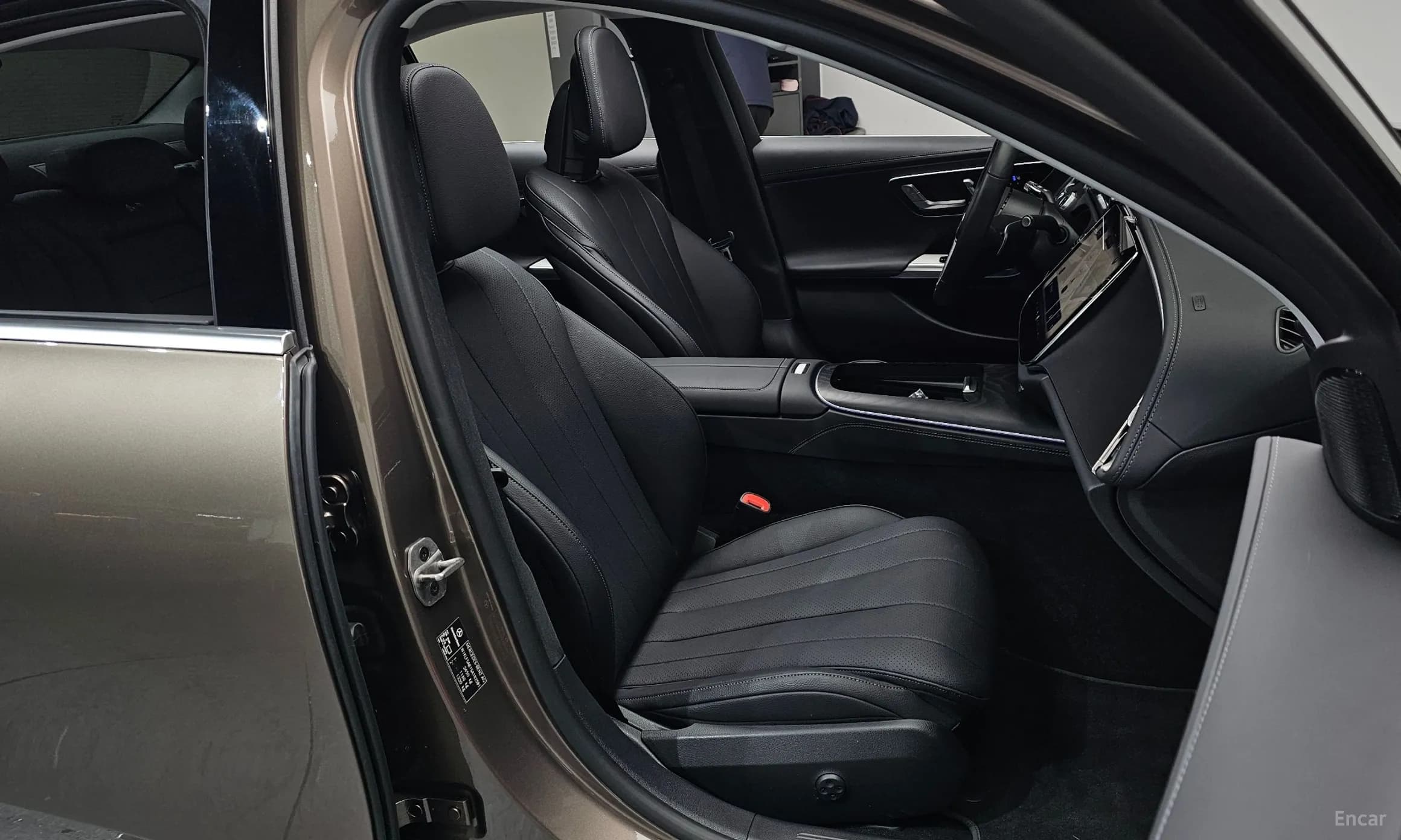 E-Class W214