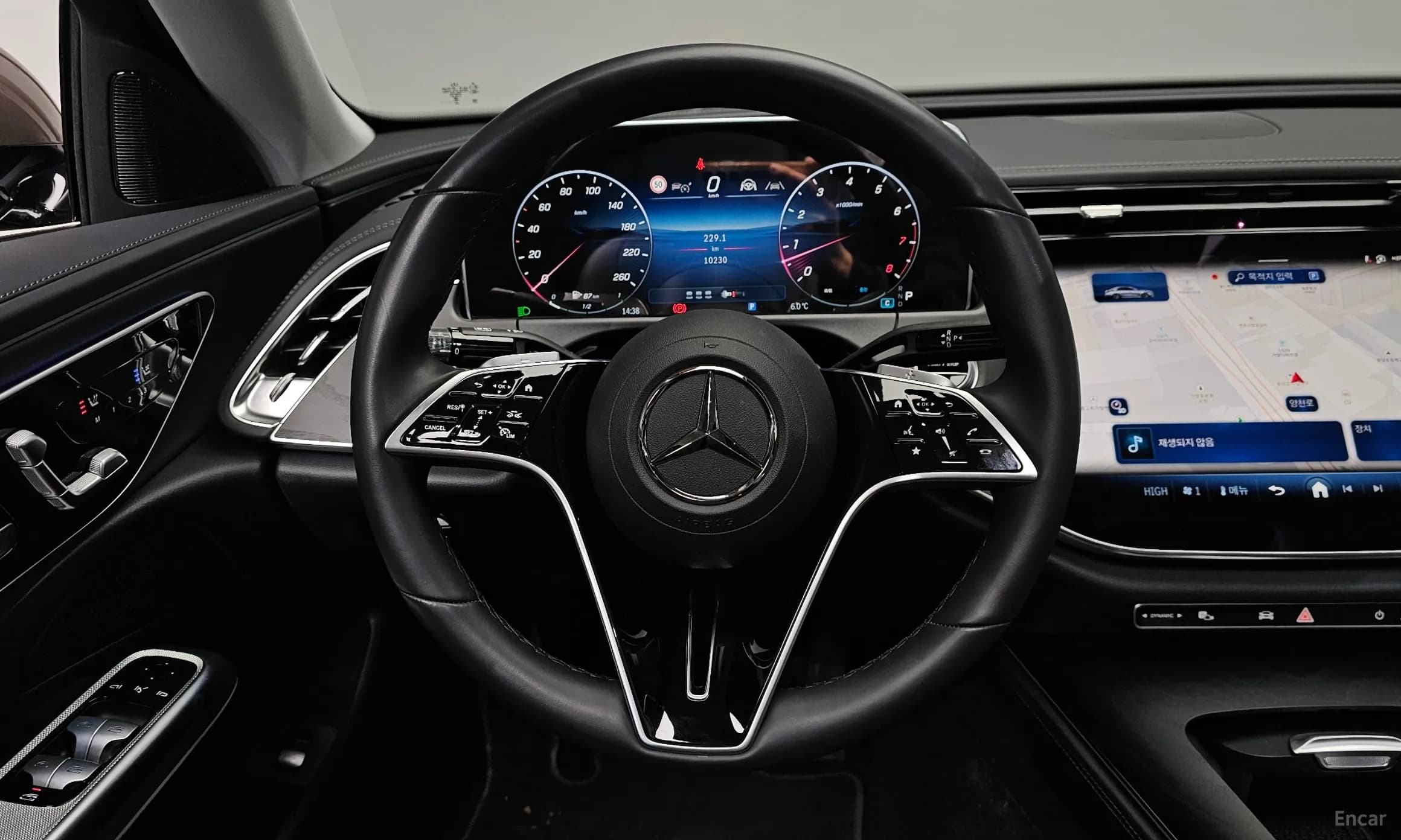 E-Class W214