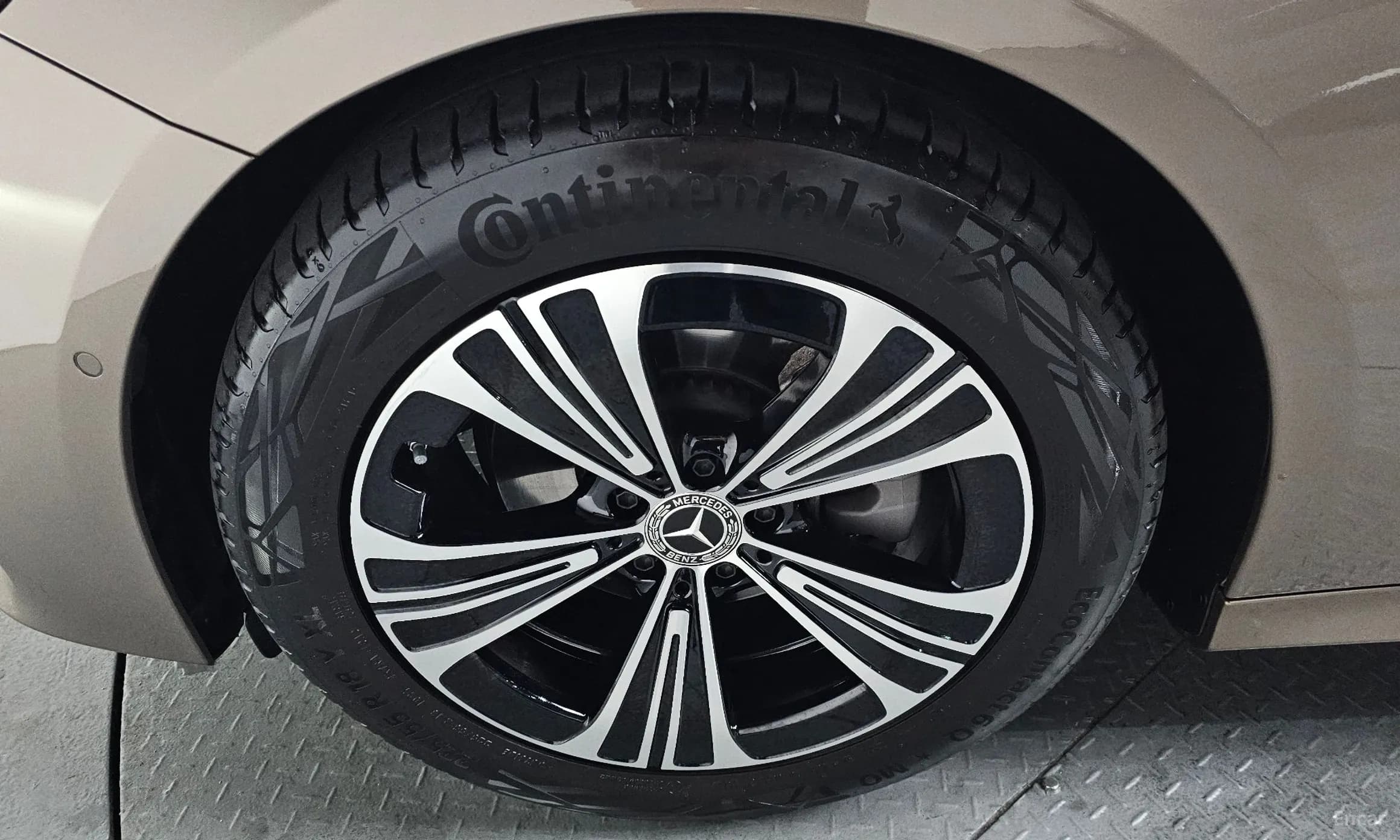E-Class W214