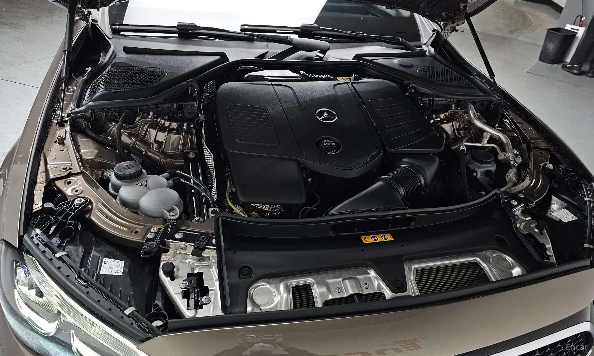 E-Class W214