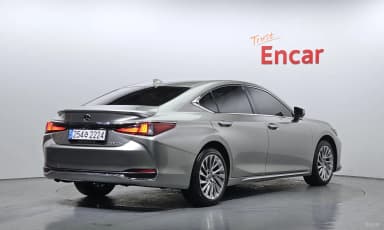 ES300h 7th Generation