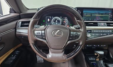 ES300h 7th Generation