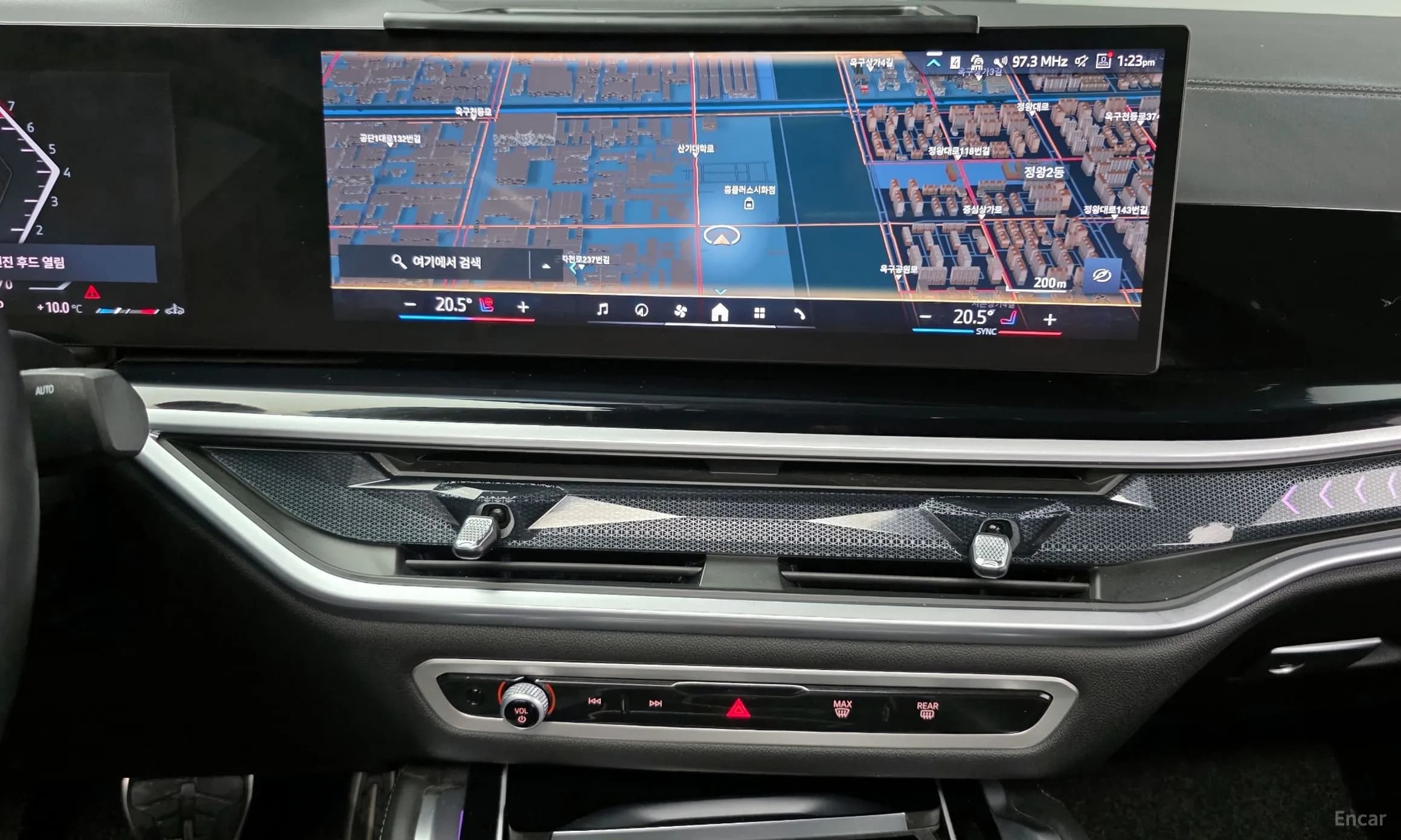 X6 (G06)