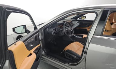 ES300h 7th Generation