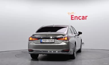 ES300h 7th Generation