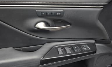 ES300h 7th Generation