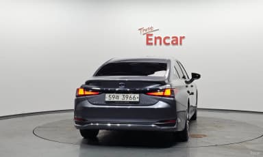 ES300h 7th Generation