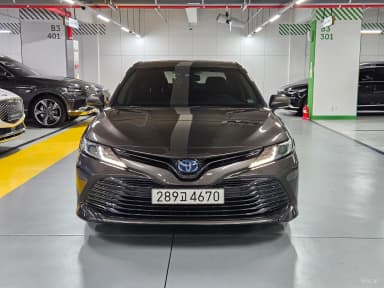 Camry (XV70)