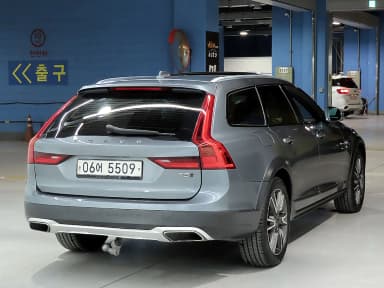 V90 Cross Country