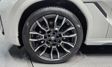 X6 (G06)