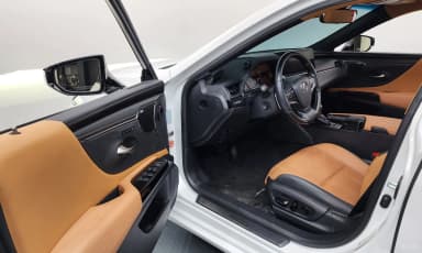 ES300h 7th Generation