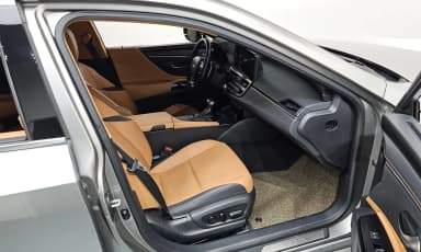 ES300h 7th Generation