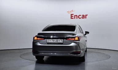 ES300h 7th Generation