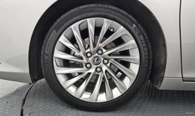 ES300h 7th Generation