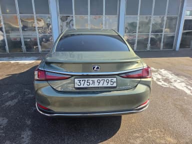 ES300h 7th Generation