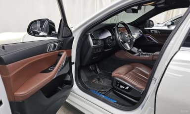 X6 (G06)