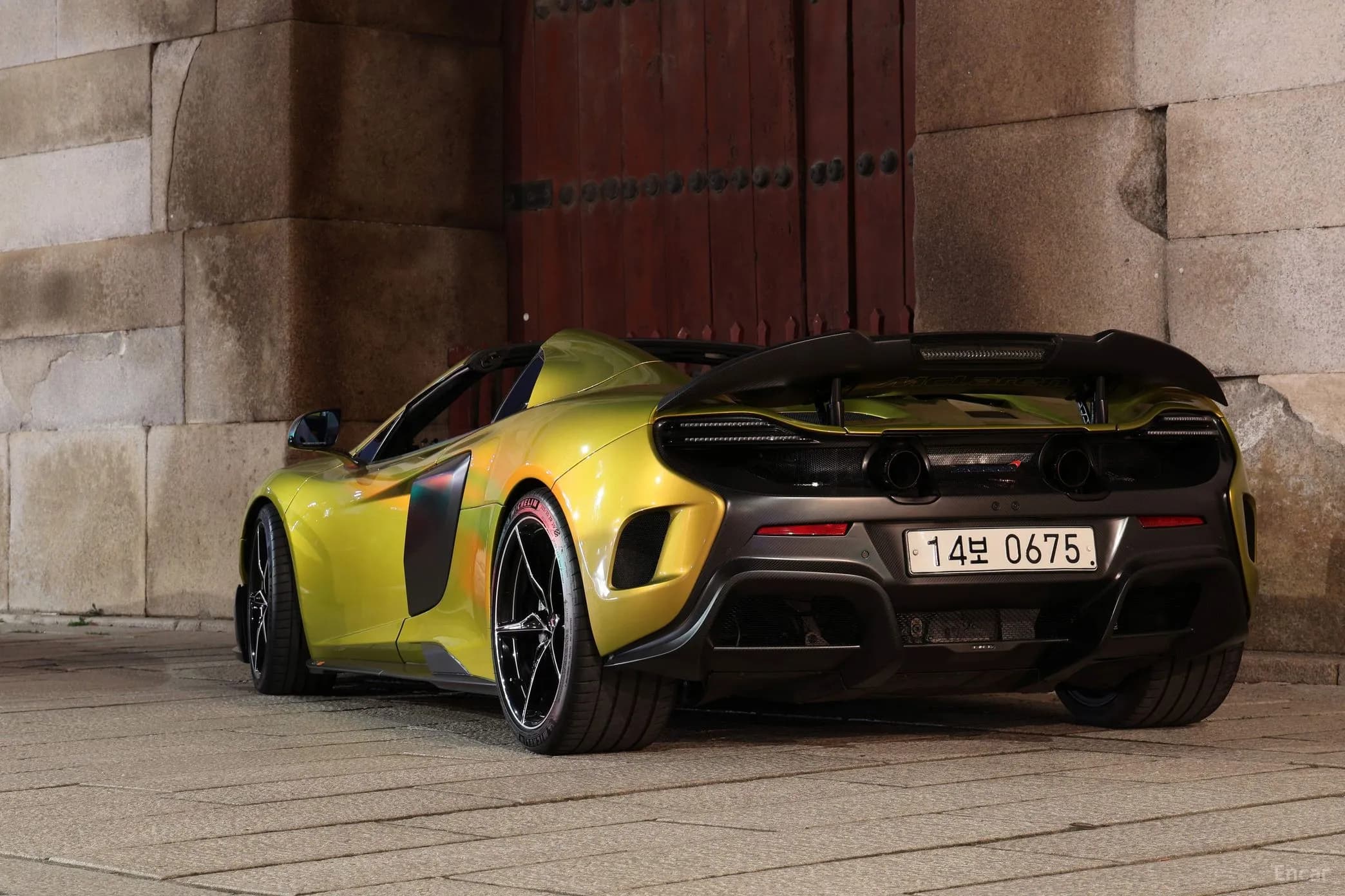 675LT