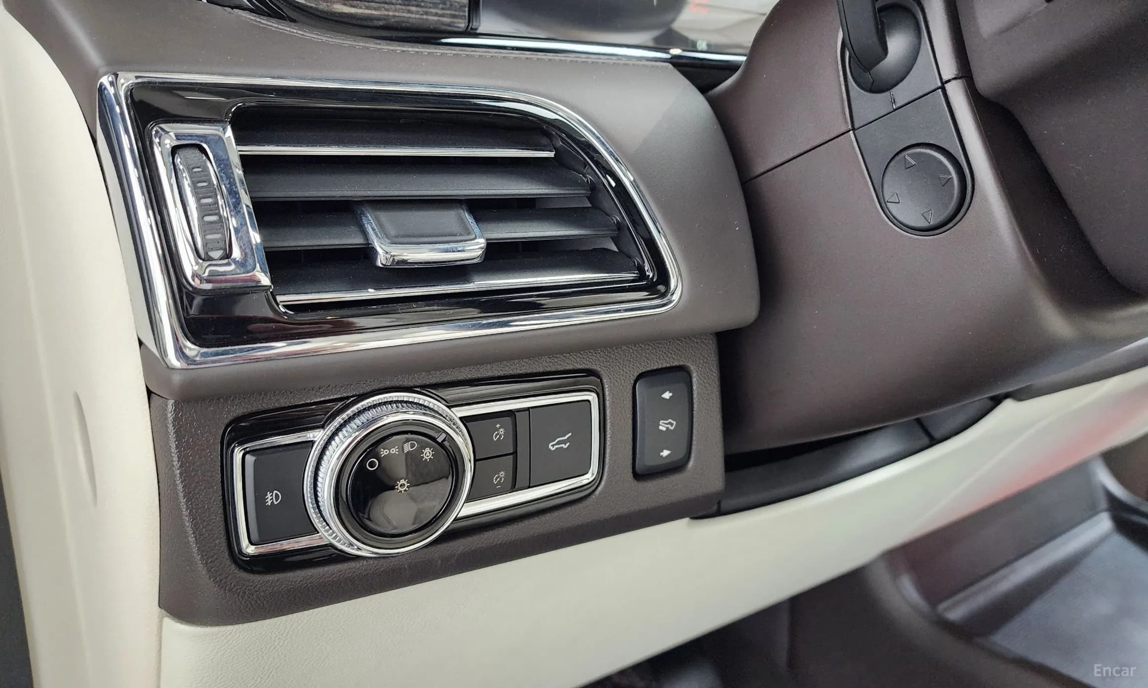 Navigator 4th generation