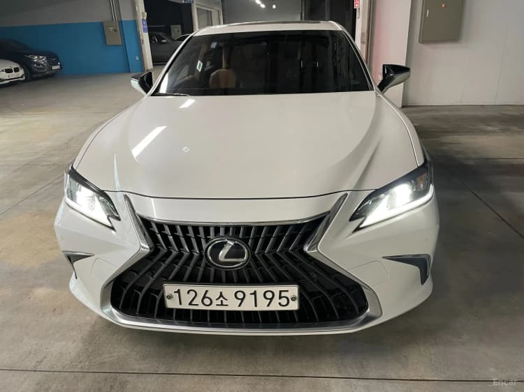 ES300h 7th Generation