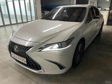 ES300h 7th Generation