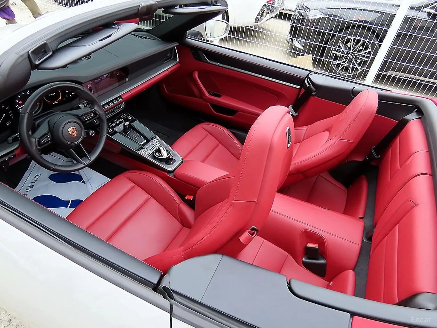 911 (992)