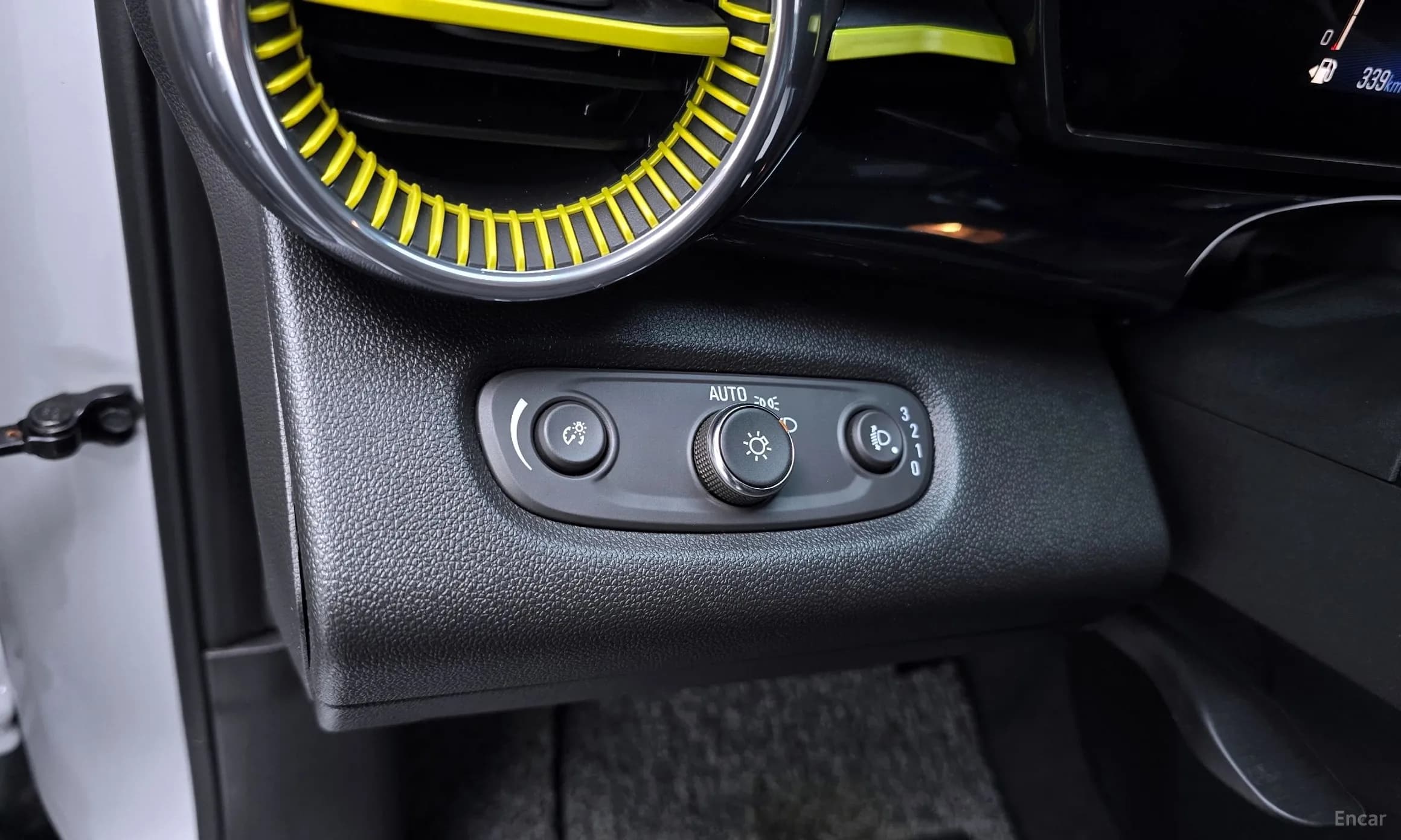 Trax Crossover