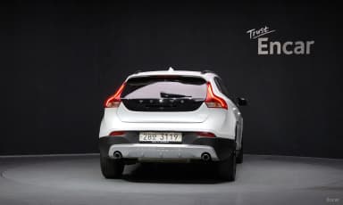 V40 Cross Country