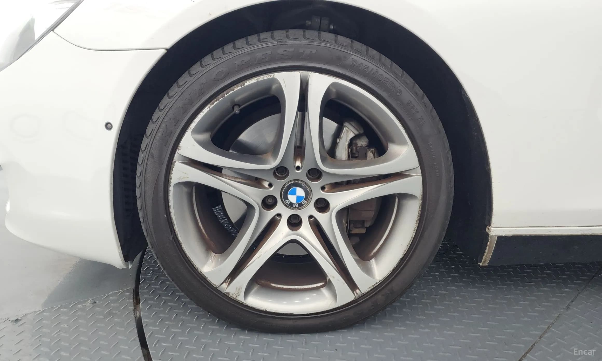 6 Series (F12)