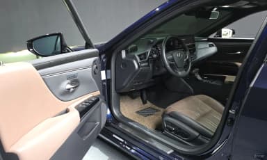 ES300h 7th Generation