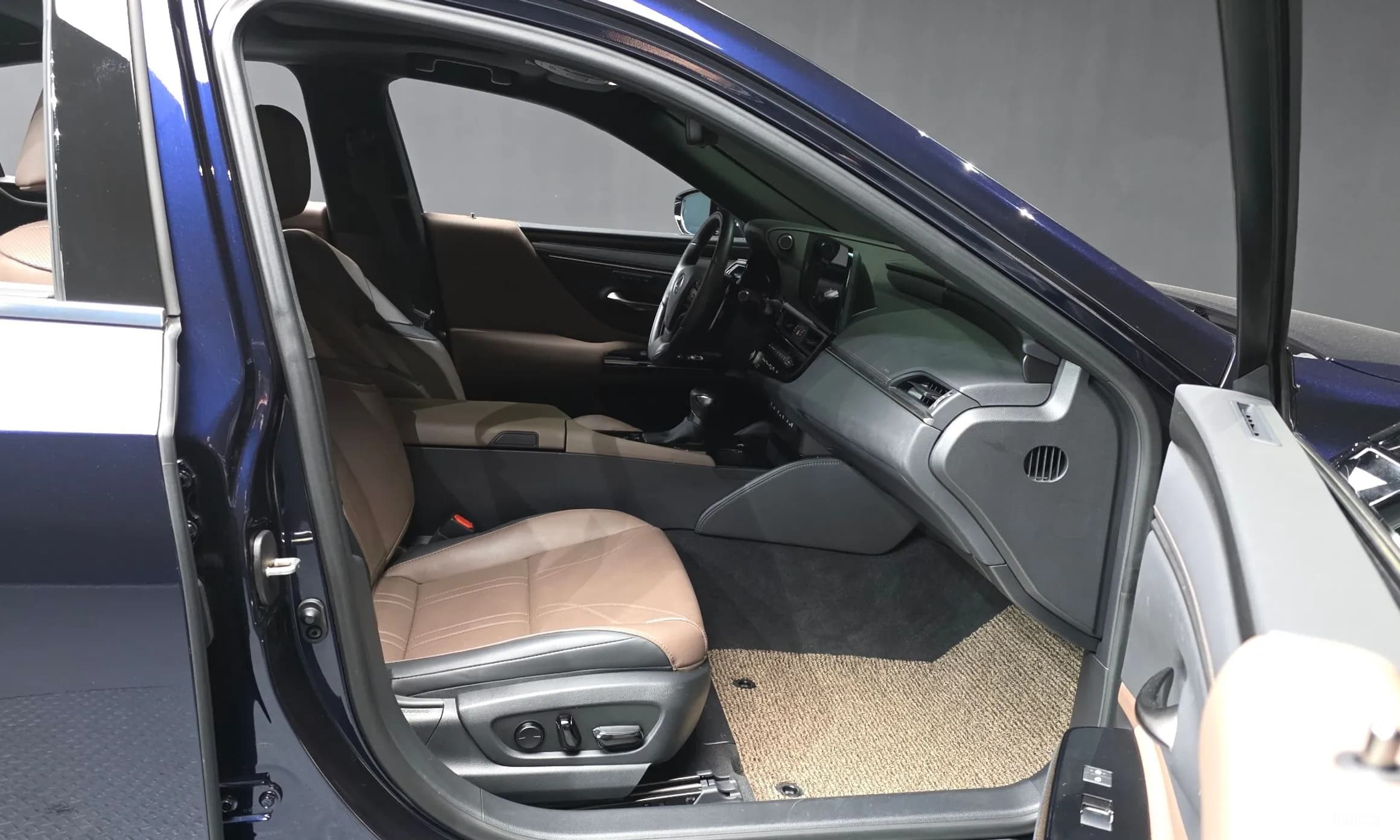 ES300h 7th Generation