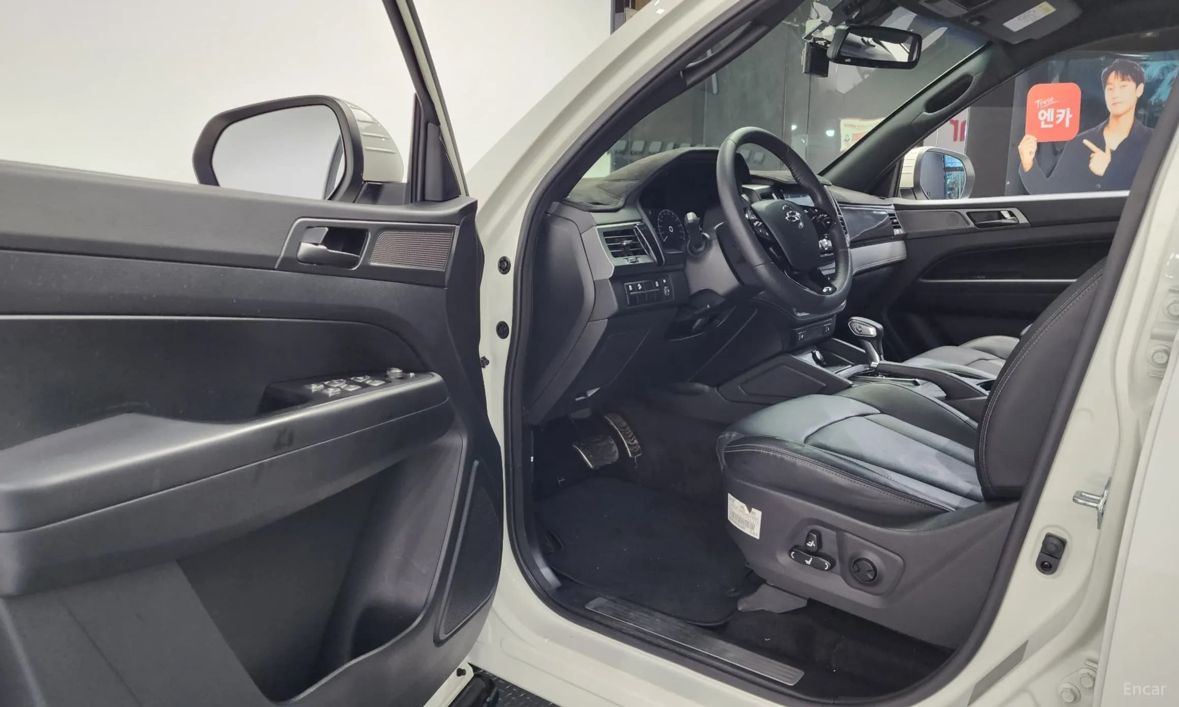 Rexton Sports Khan